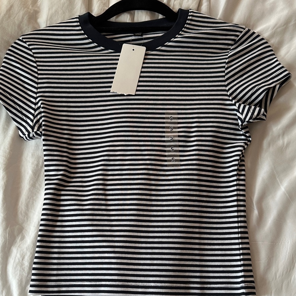 Women’s striped tee size S- NWT